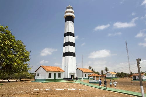 Vista do Farol Preguiças no povoado de Mandacaru - pertence a Marinha do Brasil Local: Barreirinhas - MA Data: 09/2015 Codigo: 05DIB618 Autor: Andre Dib