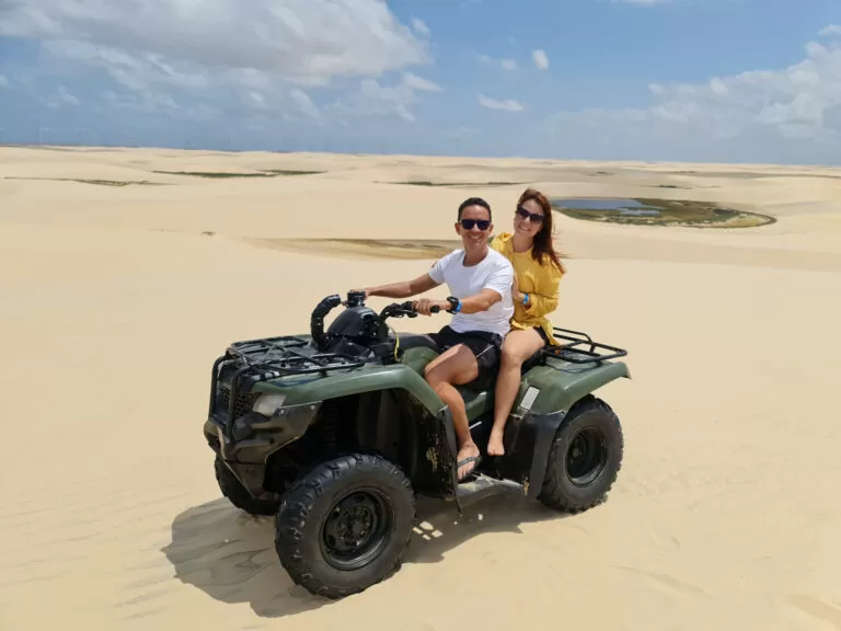 Passeio-em-Quadriciclo-pelos-Lencois-Maranhenses-00-768x576 (1)